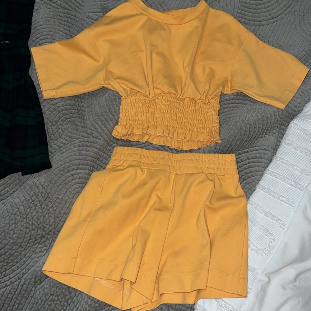 Girls habitual and gap 2 piece sets - Picture 2 of 8